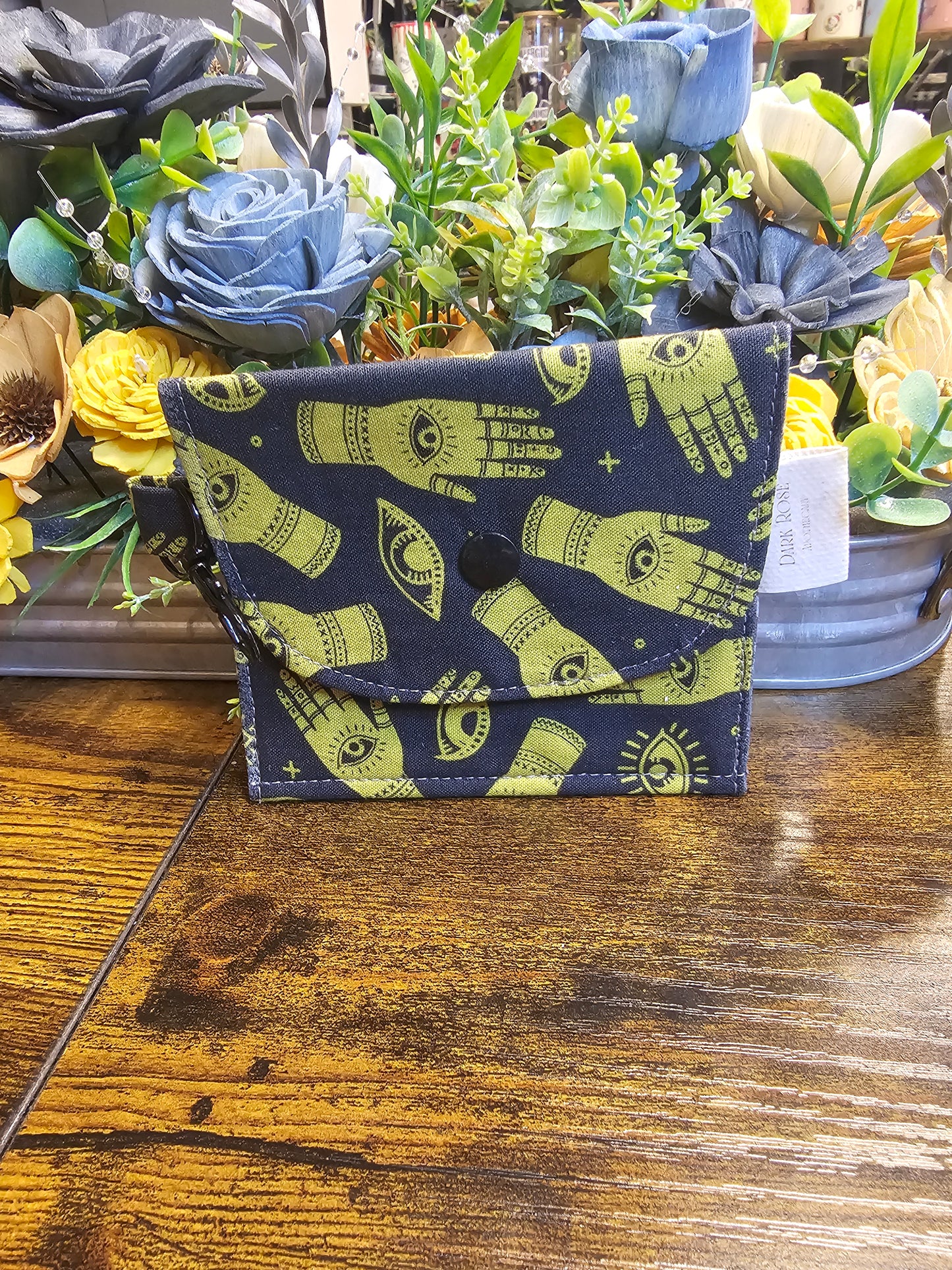 Flat keychain wallet "Golden hands"