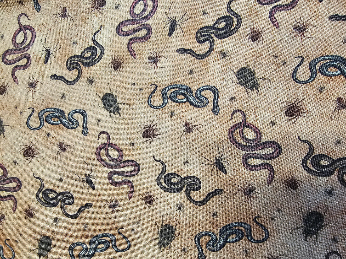 flay keychain wallet "Snakes and Bugs"