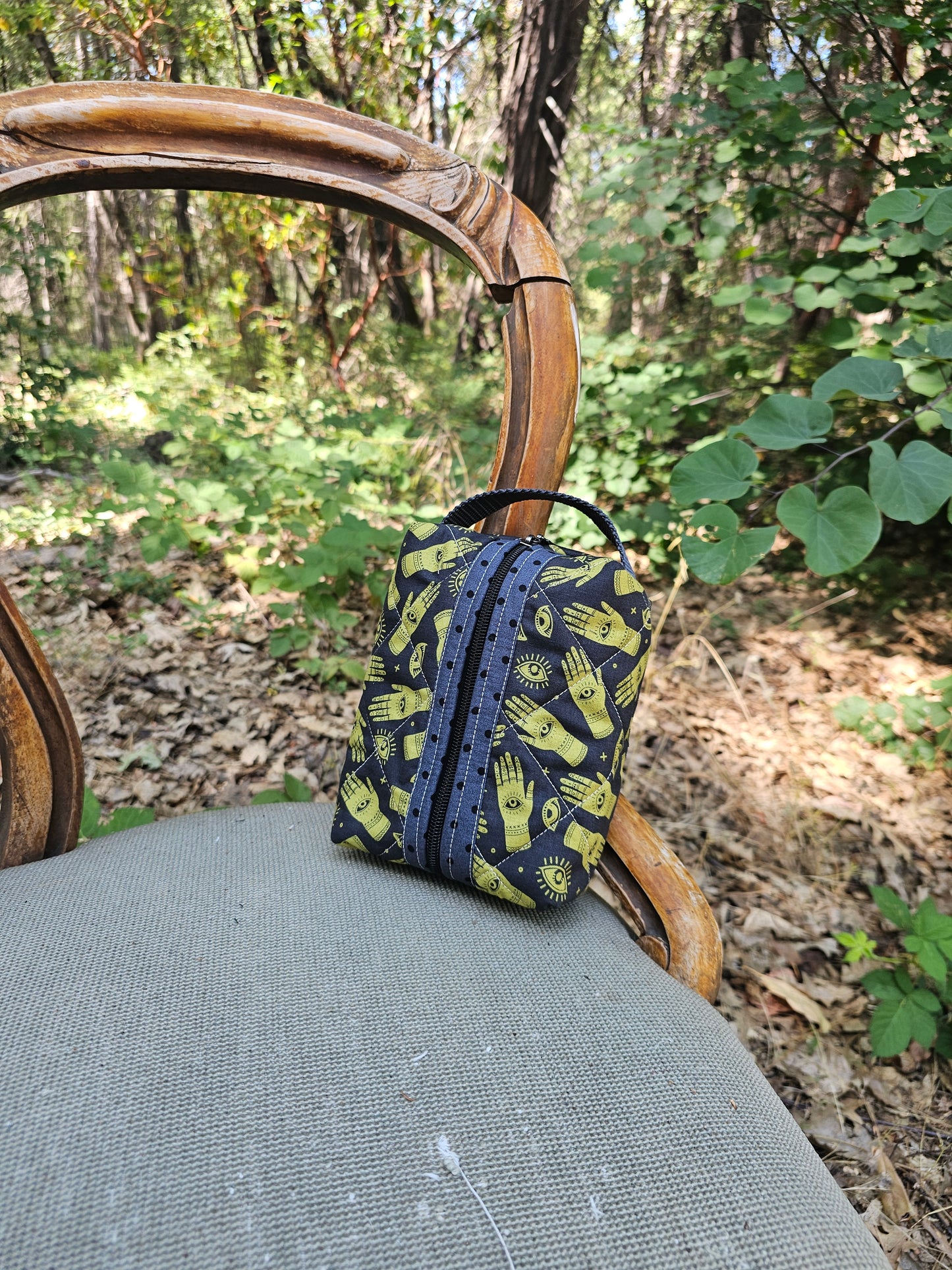 small boxy bag "golden hands"