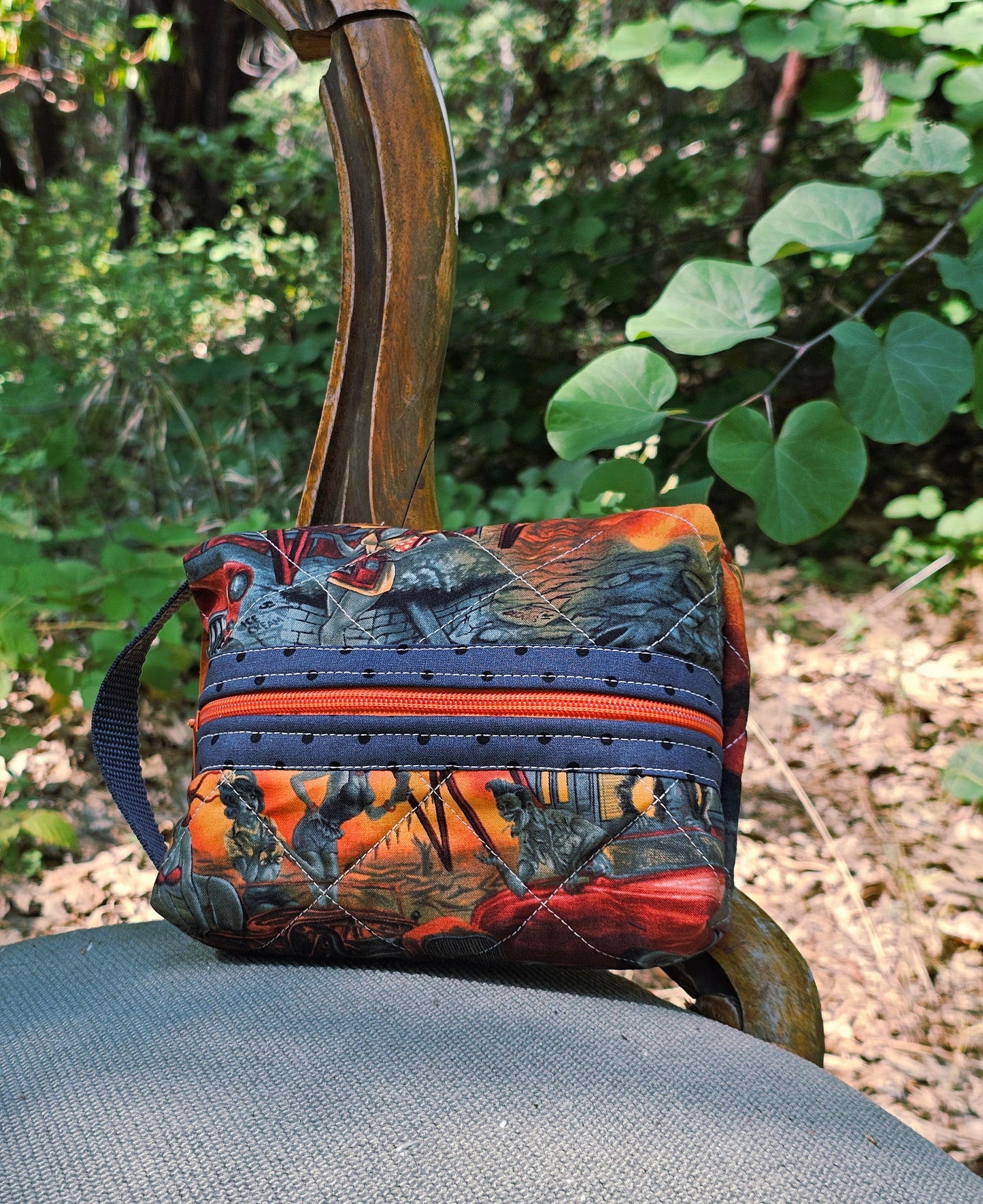 small boxy bag "Zombie Carhop"