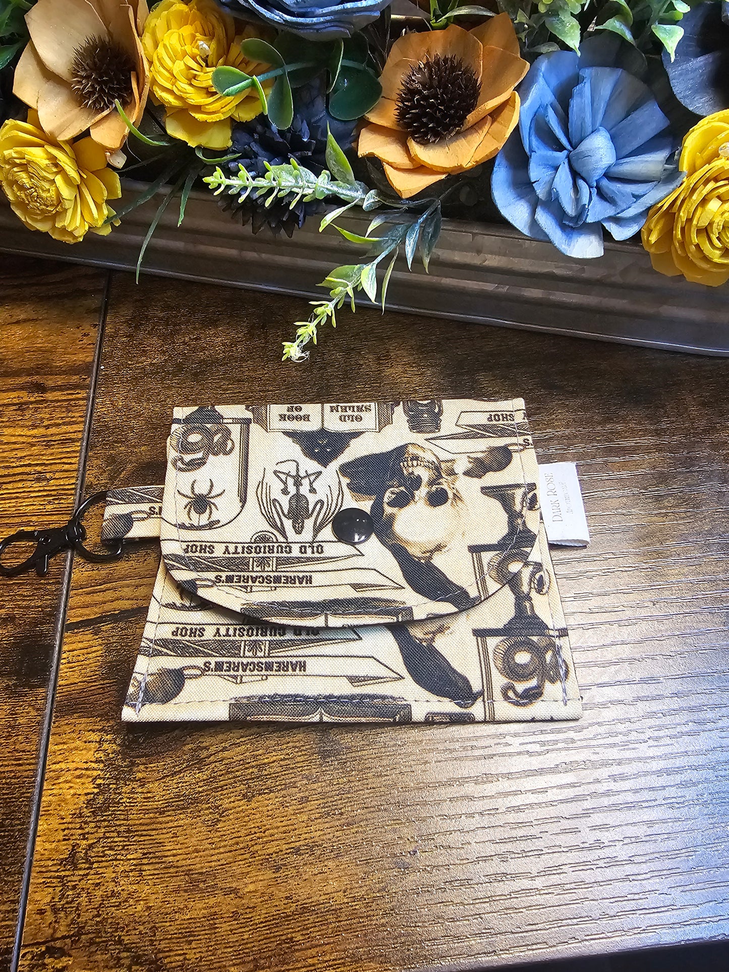 Flat keychain wallet "unkown"