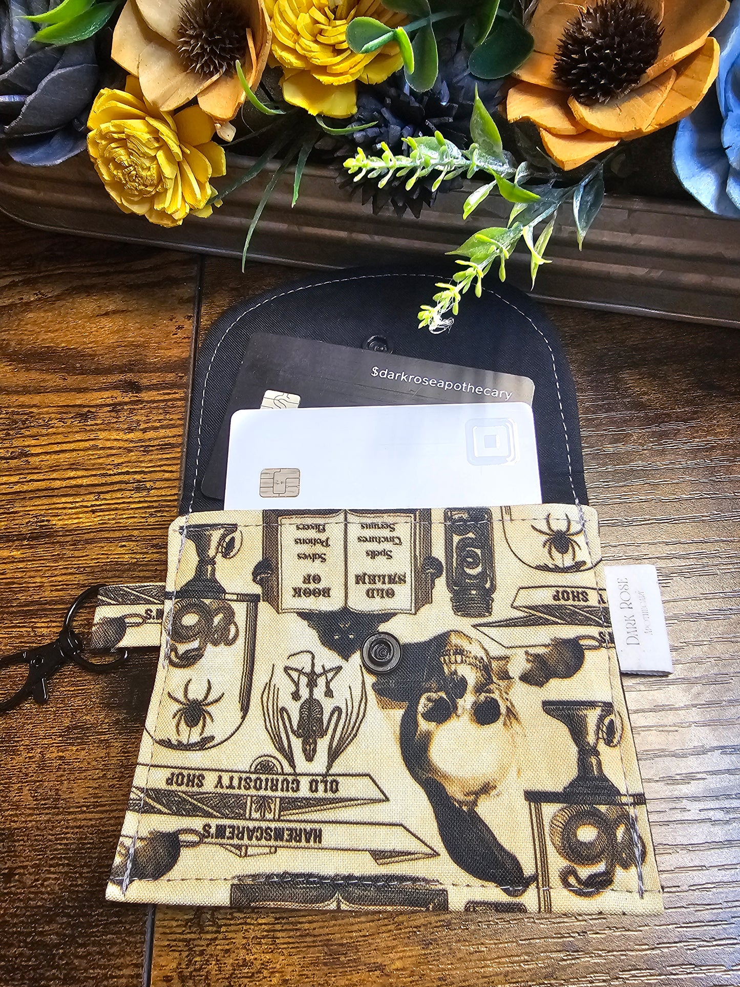 Flat keychain wallet "unkown"