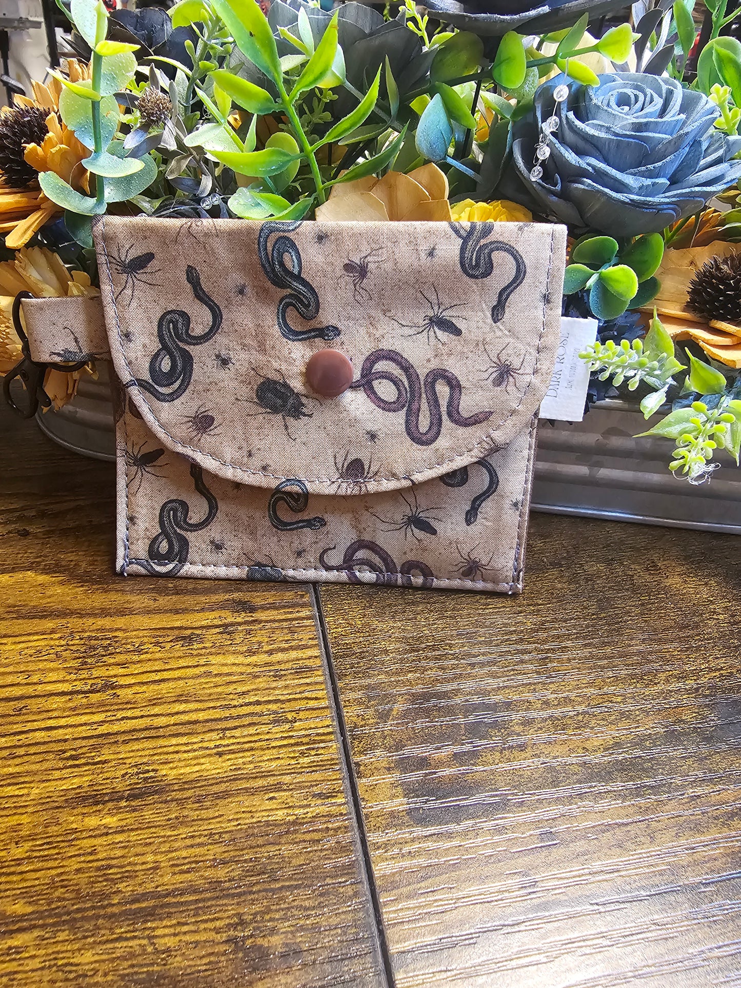 flay keychain wallet "Snakes and Bugs"