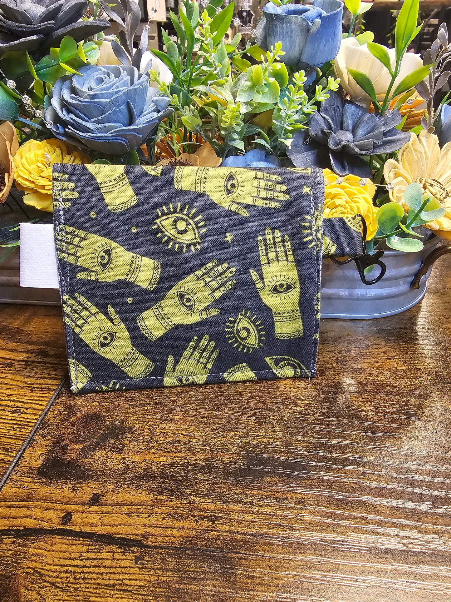 Flat keychain wallet "Golden hands"