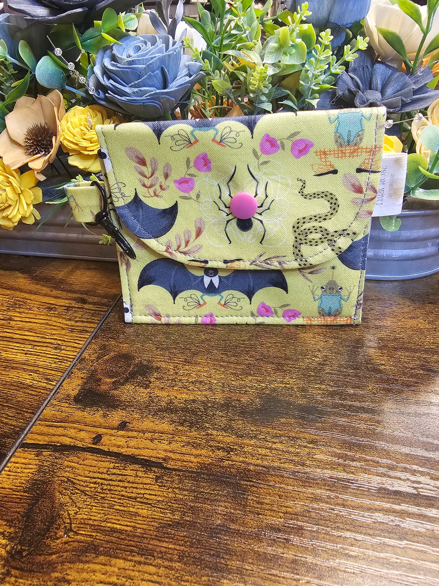 flat keychain wallet "Bats and Frogs"