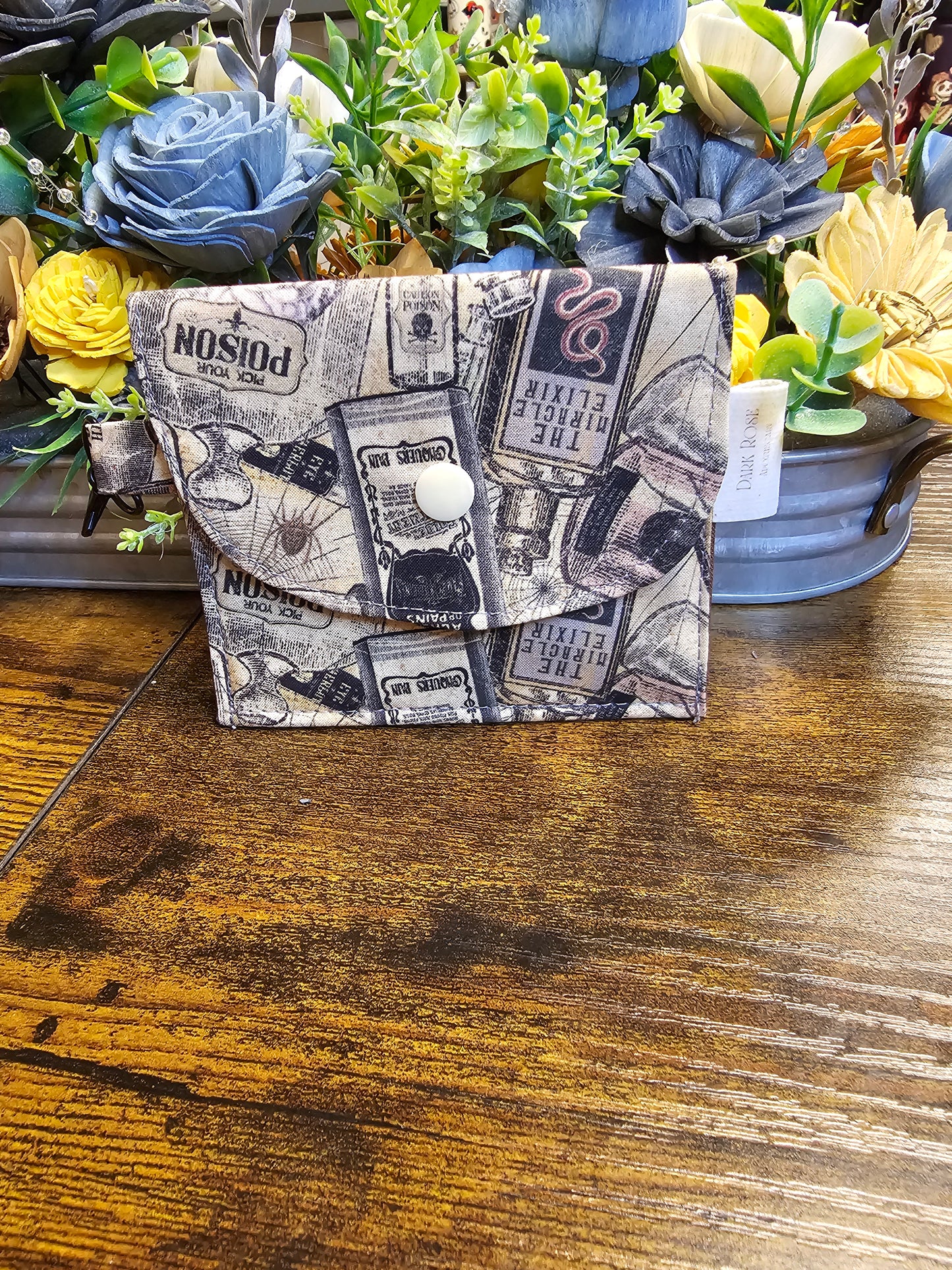 Flat keychain wallet "Apothecary and potions"