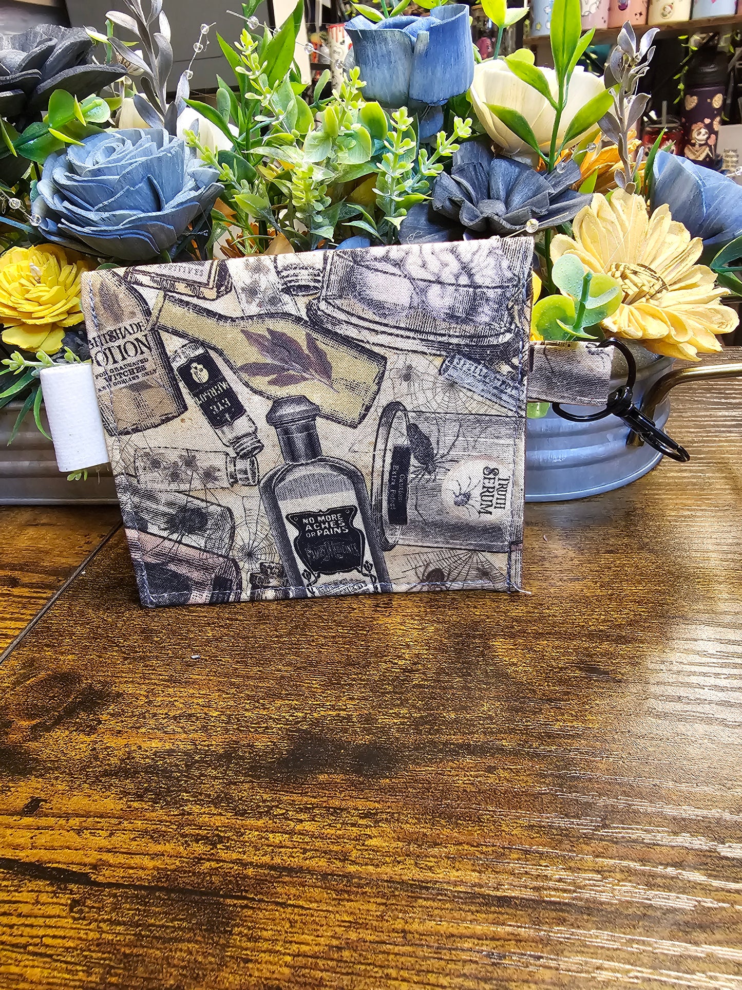 Flat keychain wallet "Apothecary and potions"