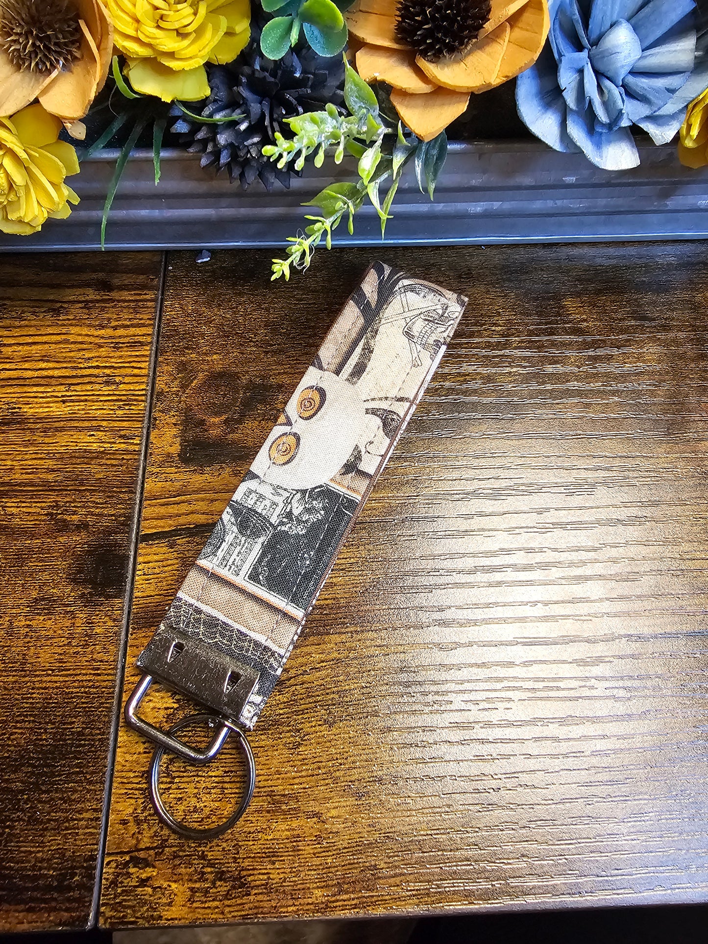 Wristlet keychain "Brown Apothecary"