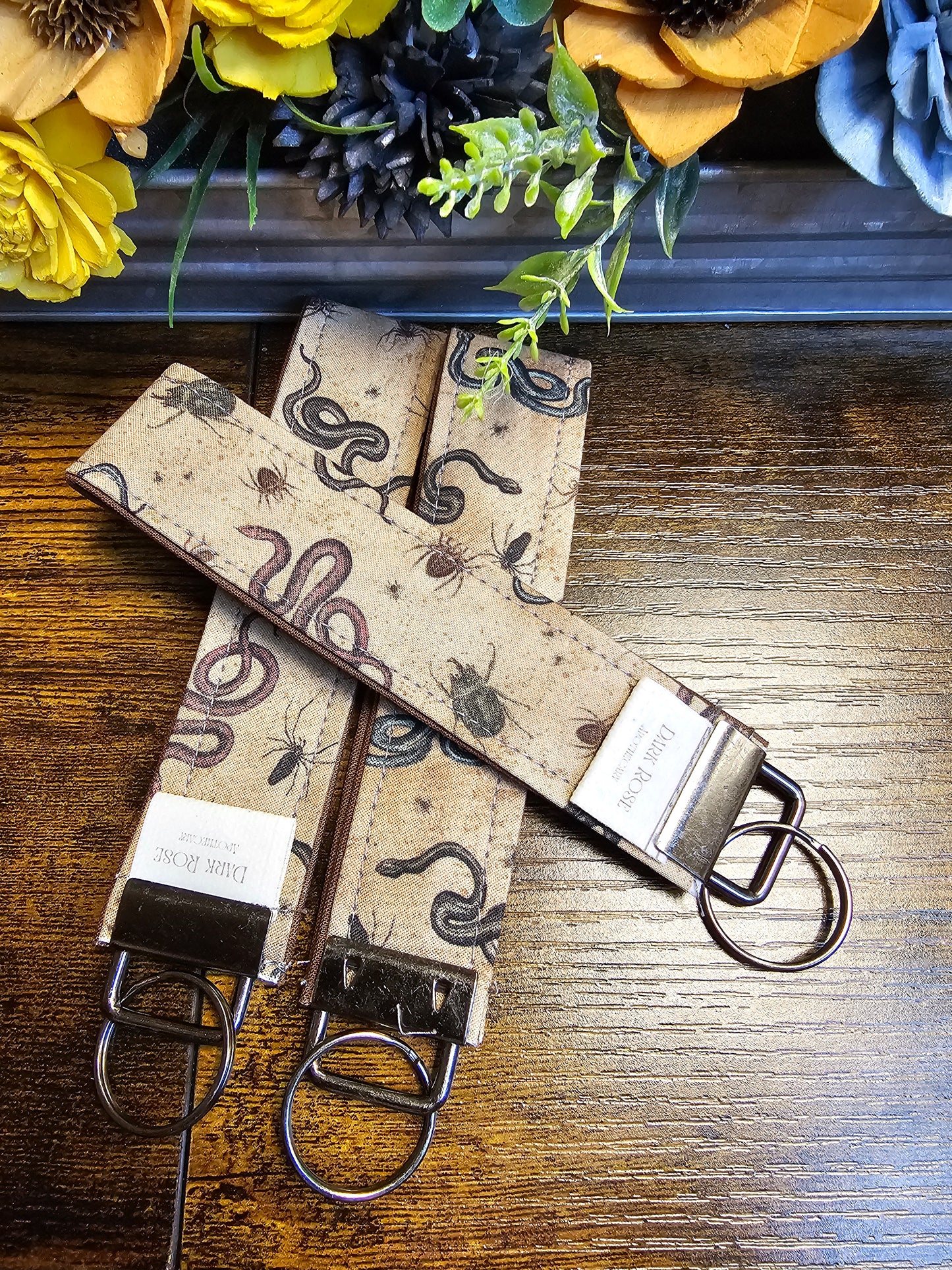 Wristlet keychain "Snakes and Bugs"