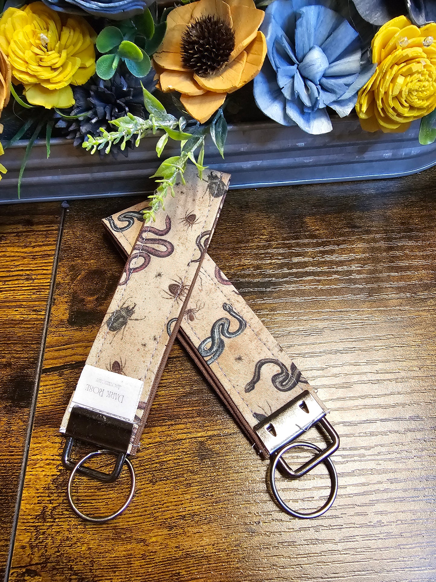 Wristlet keychain "Snakes and Bugs"