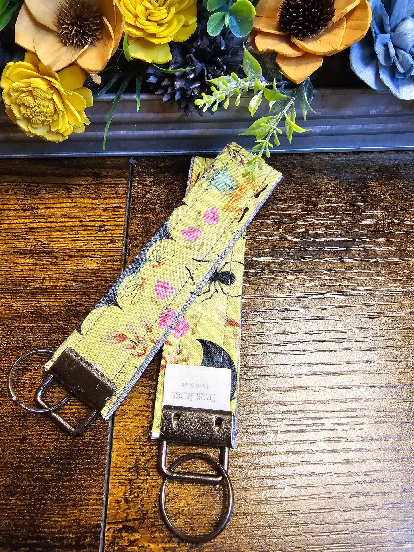 Wristlet keychain "Bats and Frogs"