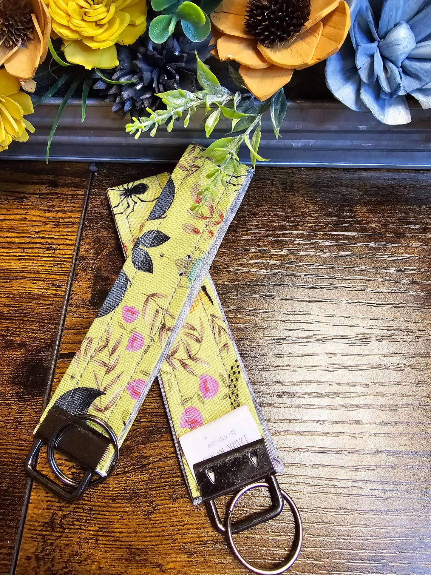 Wristlet keychain "Bats and Frogs"