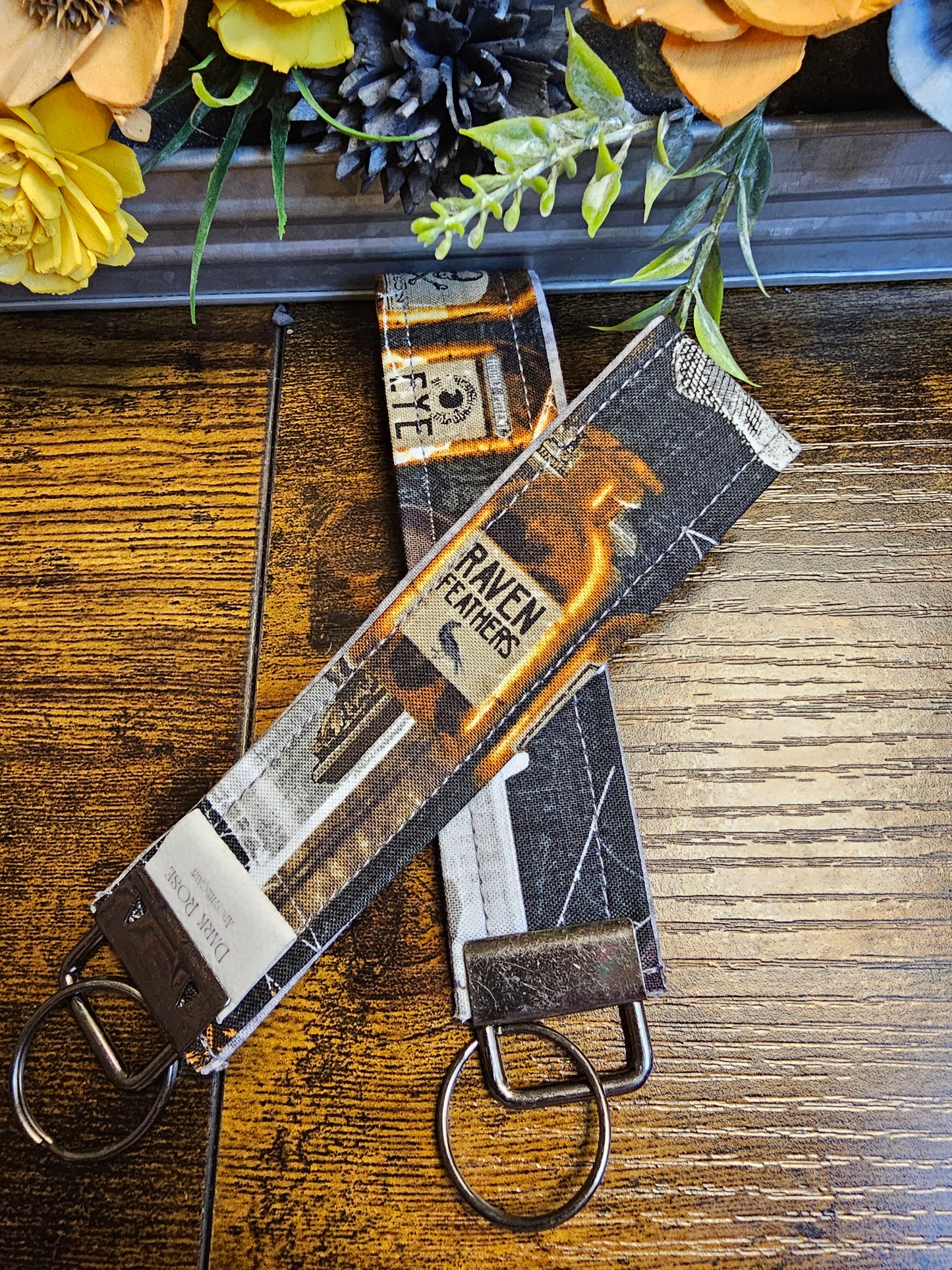 Wristlet keychain "Crows and more"