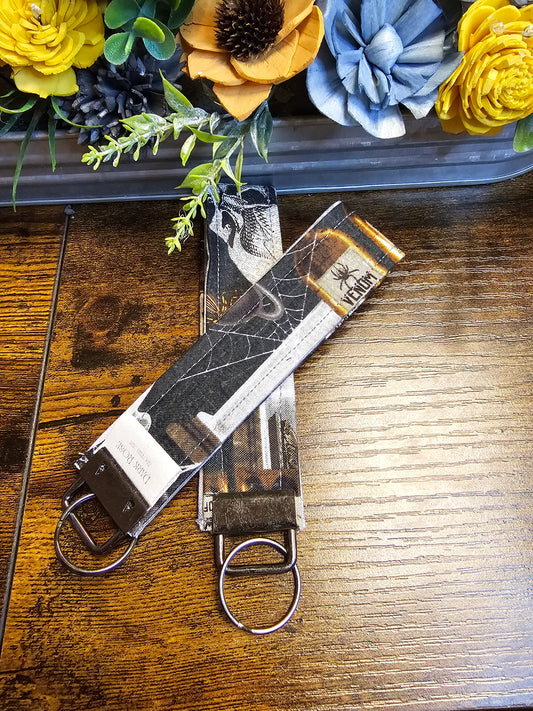 Wristlet keychain "Crows and more"