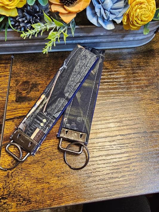 Wristlet keychain "Witchey Library"